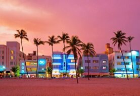Ingresos de negocios turísticos de Florida cayeron el 82 % por la pandemia