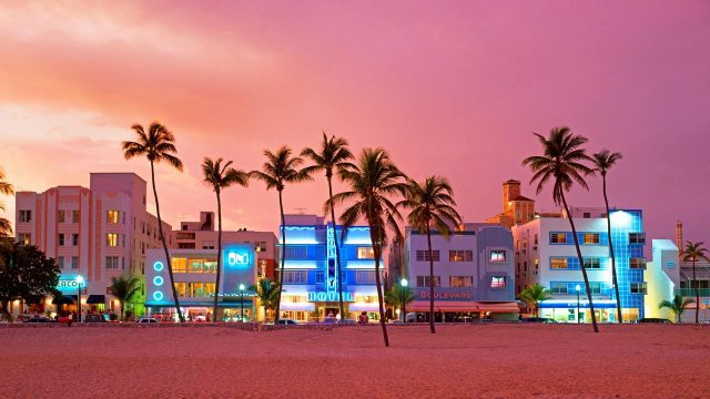 Ingresos de negocios turísticos de Florida cayeron el 82 % por la pandemia