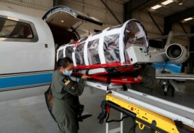 La Marina de México surca cielos en ambulancia para salvar enfermos de COVID-19