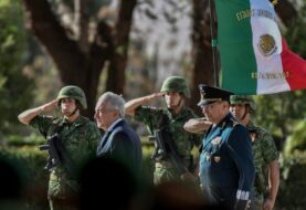 López Obrador pone el Ejército al mando de aduanas para frenar drogas