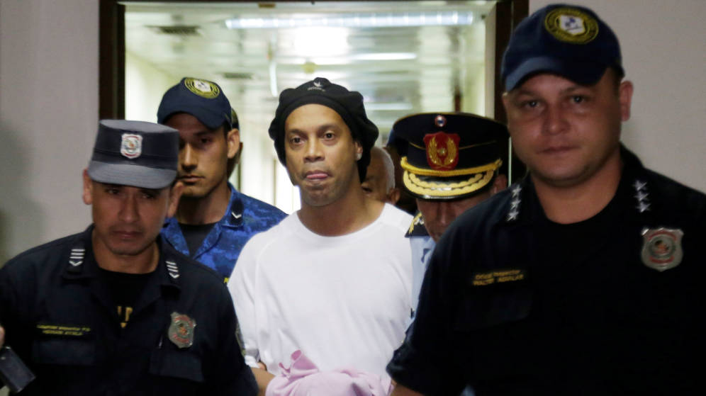 Ronaldinho transita por el quinto mes de reclusión en Paraguay
