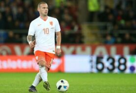 Sneijder se plantea volver a jugar al fútbol con el Utrecht