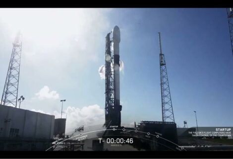 SpaceX lanza al espacio otro grupo de 49 satélites Starlink desde Florida