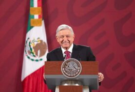 López Obrador afirma que hay dos posibles compradores del avión presidencial