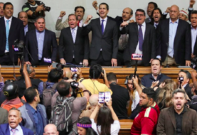 Oposición venezolana insta a todos los sectores a unirse para sacar a Maduro