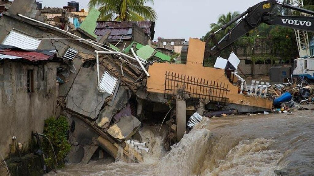 Cuatro muertos y casi 9.000 evacuados en República Dominicana por Laura