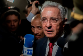 Estados Unidos sospechó vínculos de Uribe con paramilitares