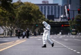 Fernández alerta que argentinos se relajaron en el "peor momento" de pandemia