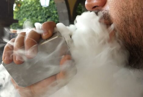 Nueva Zelanda presenta plan para prohibir gradualmente la venta de tabaco