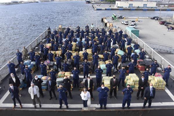 EEUU incauta miles de kilos de droga en el mar y detiene a narcotraficantes