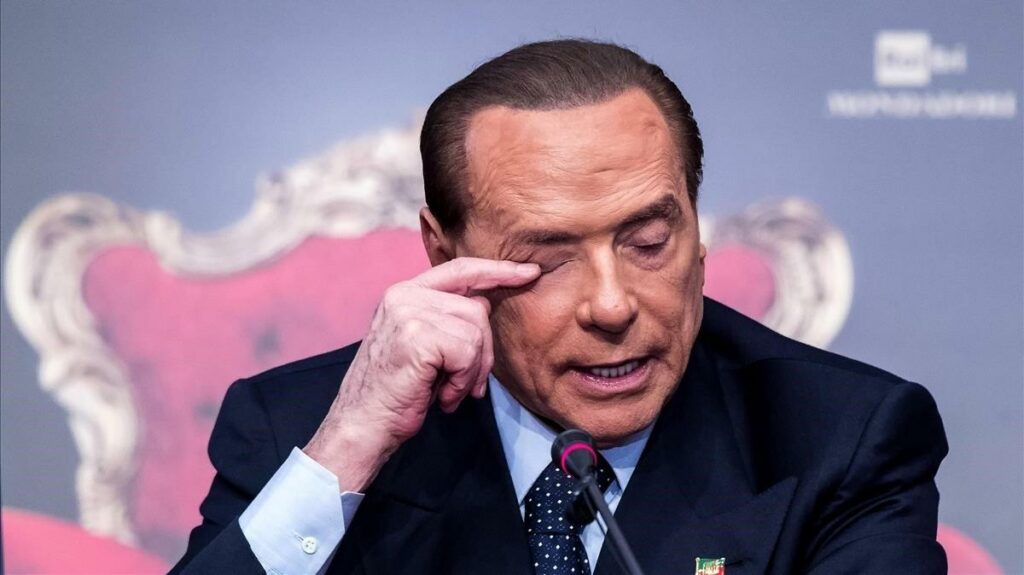 Berlusconi presenta mejoría del coronavirus