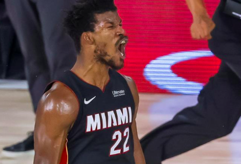 Heat sorprenden a Bucks y toman ventaja en los playoffs de la NBA
