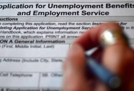 Pedidos de subsidio por desempleo en EEUU bajan del millón la semana pasada