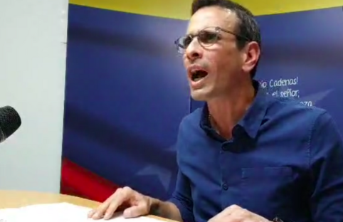 Capriles rechaza el «régimen autoritario» y una oposición «que hace lo mismo»