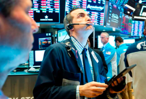 Wall Street cierra en rojo y el Dow Jones baja 0,47 % en una jornada volátil