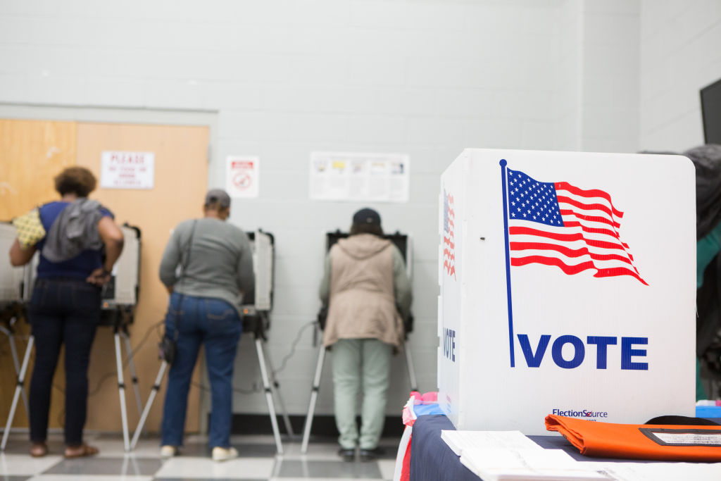 Proyecto obligaría a estados de EEUU a dar resultados electorales en un día