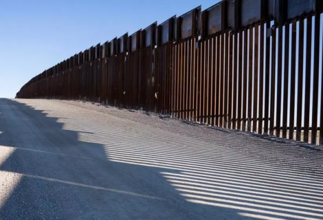 Tramos del muro de Trump corren peligro de derrumbarse