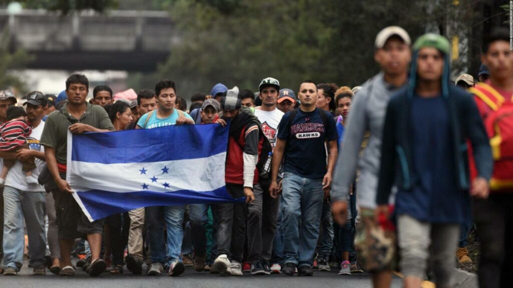 Tribunal de EEUU valida posible deportación de miles de El Salvador y Nicaragua
