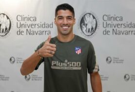 Luis Suárez firma su contrato con el Atlético por dos temporadas