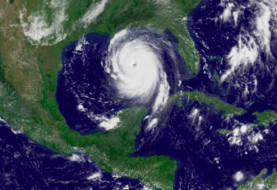 Epsilon se aleja hacia el norte y en el Caribe nace otra tormenta