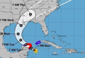 Zeta se fortalece a huracán rumbo a la costa sur de EE.UU.