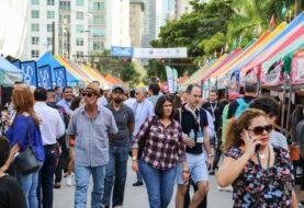Feria del Libro de Miami se pone "mascarilla"