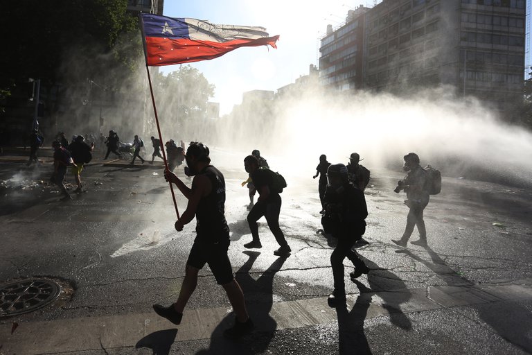 Gobierno de Chile rechaza indultar a quienes cometieron delitos en las marchas