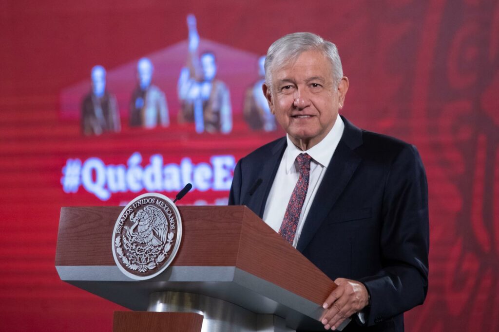 López Obrador defiende su política energética