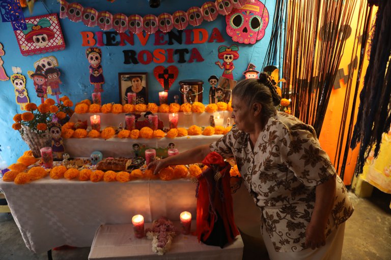 México vive un Día de Muertos dentro de sus casas