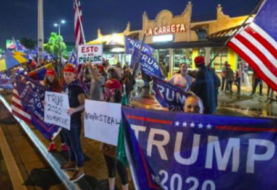 Hispanos se manifiestan en Miami en apoyo a las denuncias de fraude de Trump