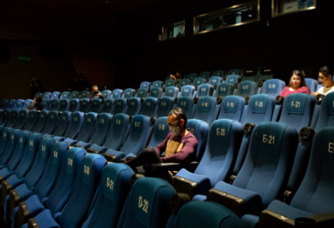 Ciudad de México recorta horarios en cines, museos y teatros por rebrote de Covid-19