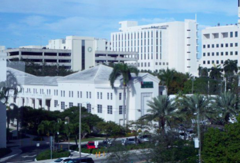 Medio centenar de hospitales de Florida urge el uso de la mascarilla