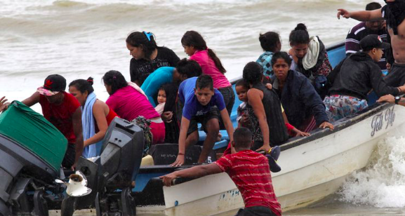 Familiares de 16 niños venezolanos a la espera de decisión de Trinidad Tobago