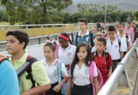 Colombia abrirá por dos días "corredor estudiantil" en frontera con Venezuela