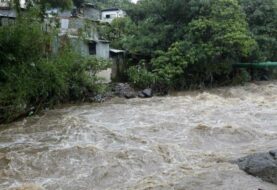 Costa Rica abre 14 albergues ante los efectos indirectos del huracán Eta