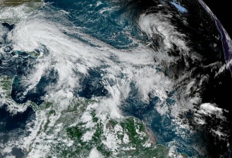 Eta descarga lluvias y viento sobre la Florida