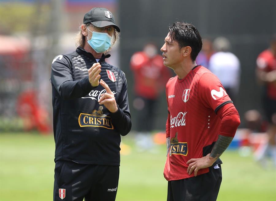 Gareca continuará al frente de la selección de Perú