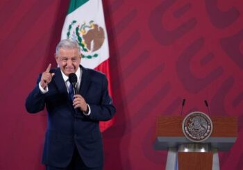 López Obrador condena represión policial en Cancún con varios heridos