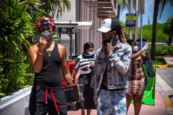 Miami Beach vuelve a imponer multas a quienes no lleven mascarrillas