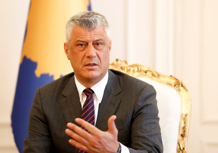 Presidente de Kosovo dimite por una acusación de crímenes de guerra