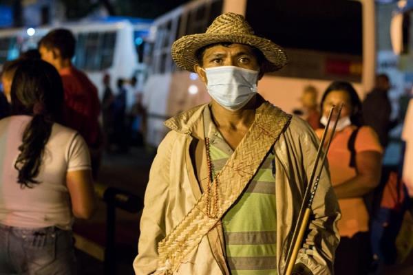 Indígenas venezolanos llegan a Miraflores para reclamar sus derechos a Maduro