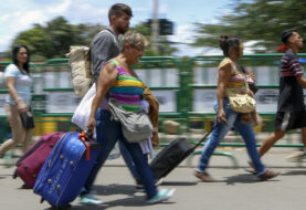 ACNUR: más de 500 personas dejan a diario Venezuela pese a cierre fronteras