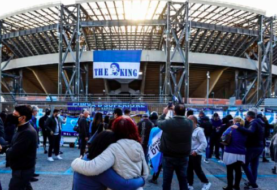 Nápoles rebautiza su estadio de fútbol como el "Diego Armando Maradona"