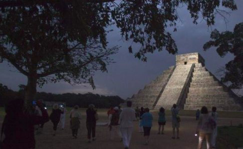 Turismo internacional en México cae un 43,7 % interanual en octubre