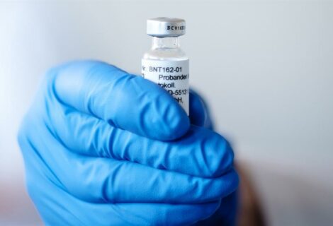 Dosis de Pfizer/BioNTech llegarán en "horas" para vacunar en el Reino Unido