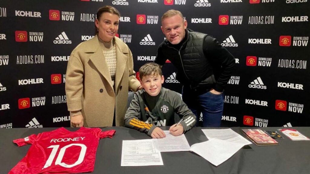 El hijo de Wayne Rooney ficha por la cantera del Manchester United