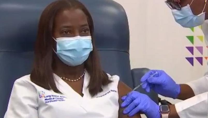 Enfermera de Queens, la primera neoyorquina en recibir la vacuna