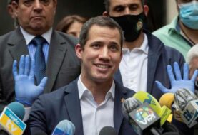 Guaidó y López denuncian "el fraude electoral" del domingo en Venezuela