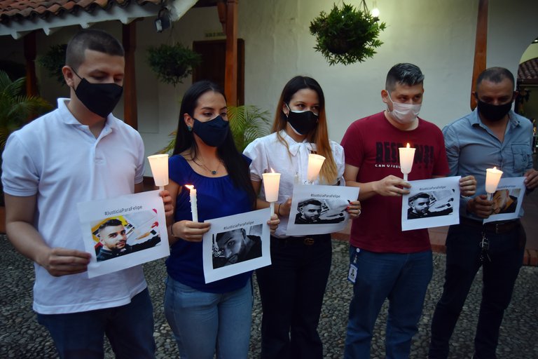 Periodistas rechazan y piden justicia por el asesinato de colega en Colombia