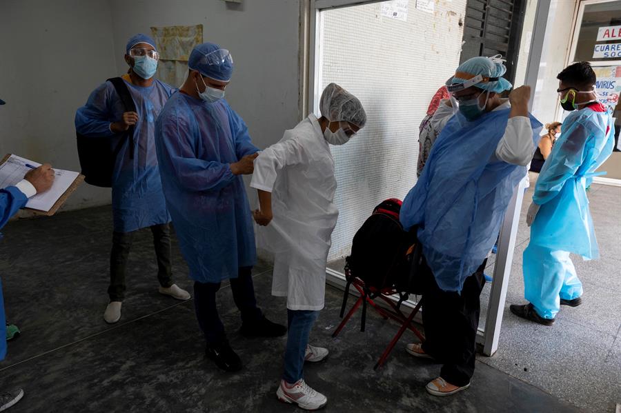 Venezuela añade 348 contagios y tres muertos por covid-19